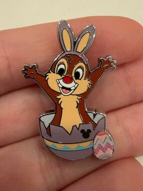 Disney pin - Hidden Mickey - 2026 Dale Easter Bunny - Wave A